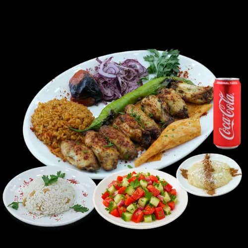 Yaprak kanat menüsü; pilav, çoban salata, humus ve içecek ile